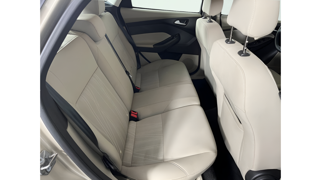 2018 Ford Focus SE - Photo 14