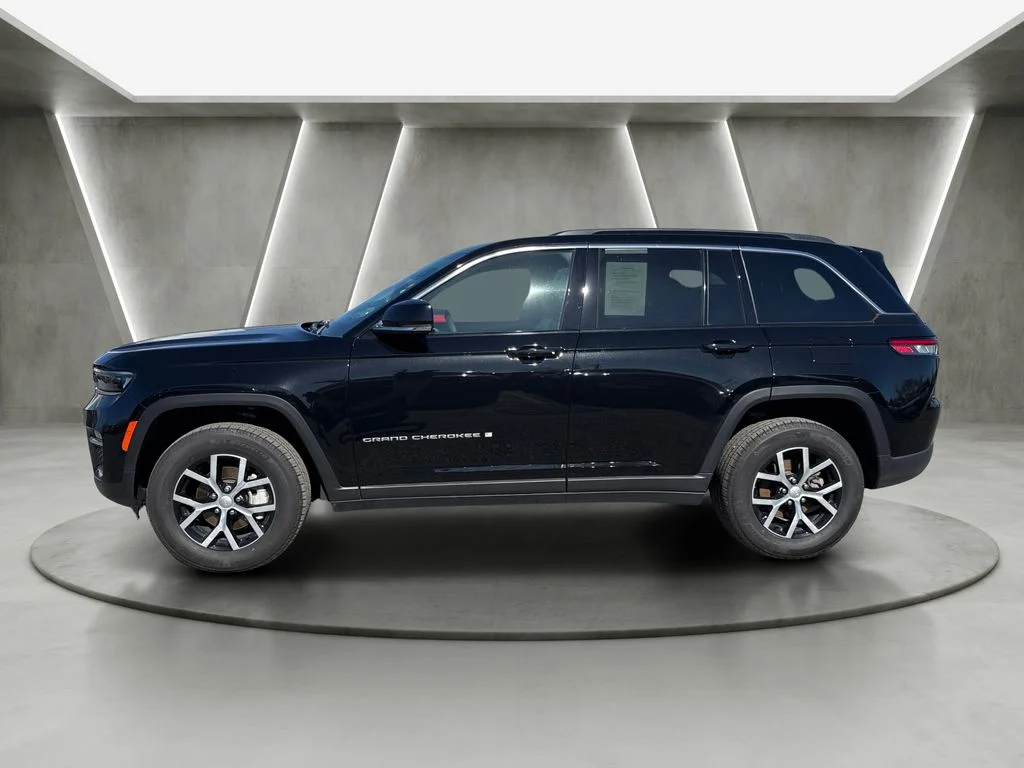 Used 2025 Black Jeep Limited image 4