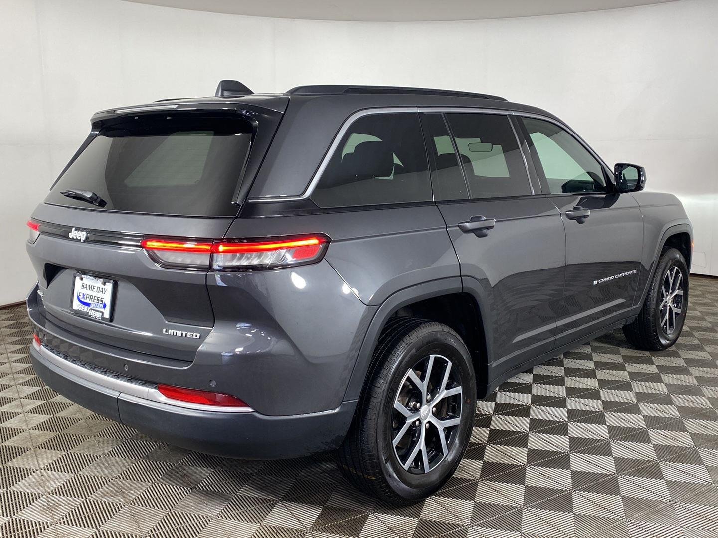 Used 2026 Baltic Gray Metallic Clearcoat Jeep Limited image 3