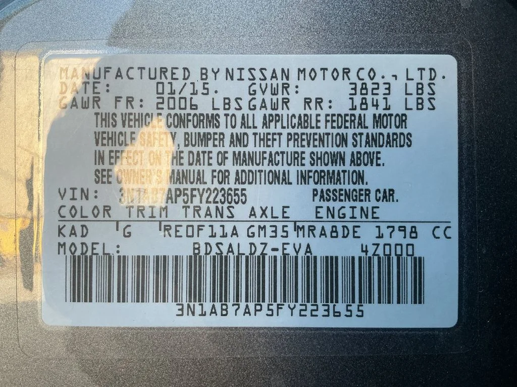 Used 2015 Gray Nissan SV image 24