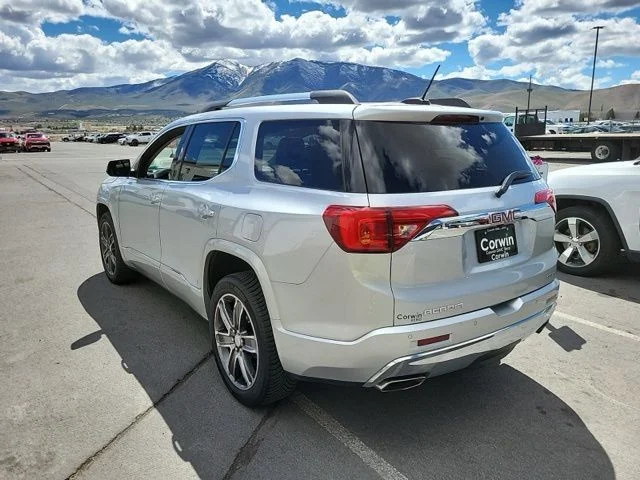 Used 2017 Silver GMC Denali image 3