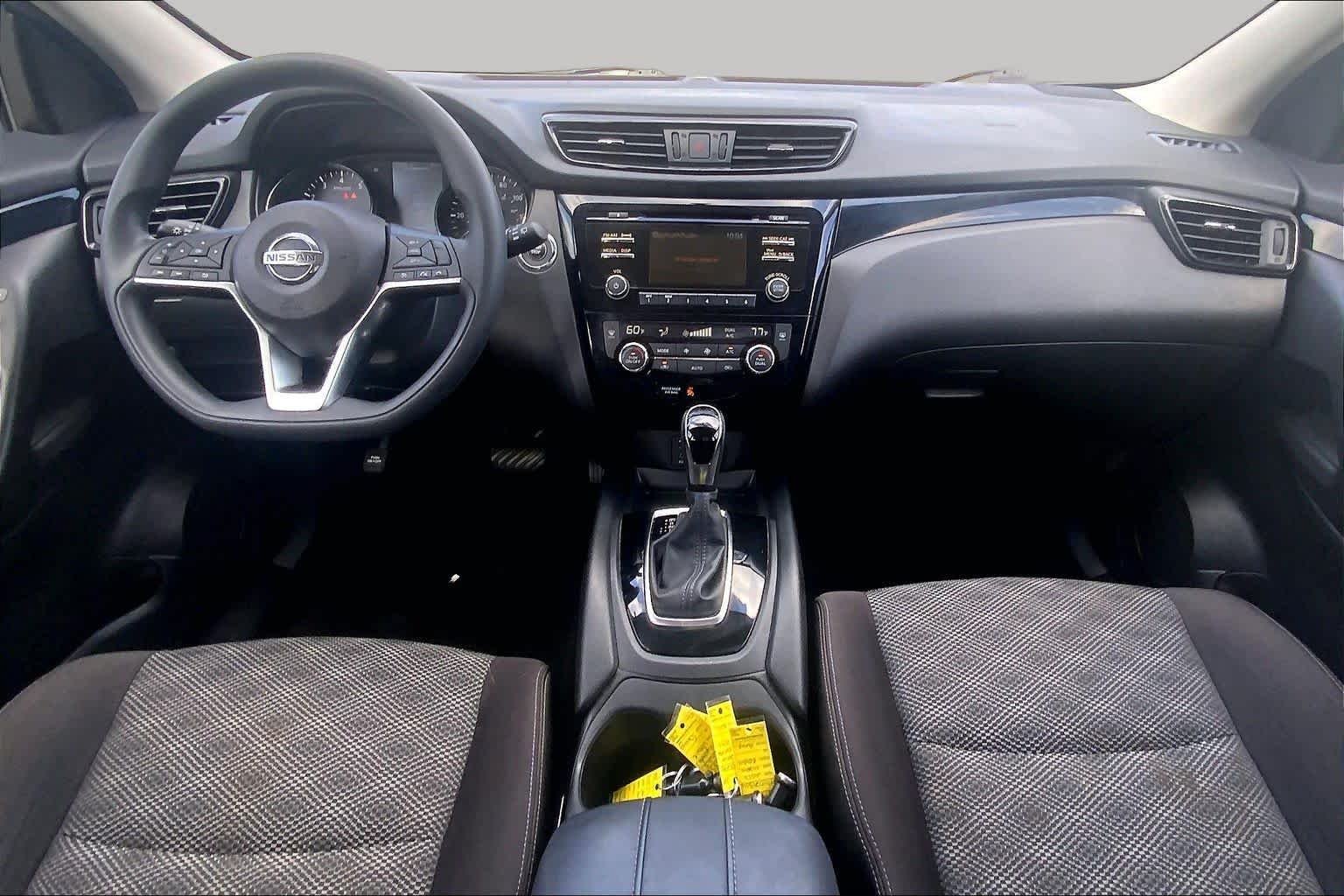 Used 2017 Gun Metallic Nissan SV image 15