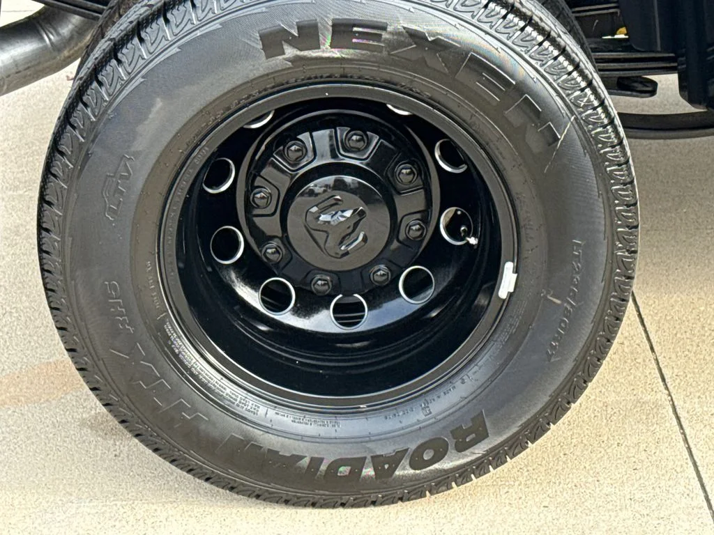 New 2026 Ceramic Gray Clear-Coat Exterior Paint RAM Laramie image 10