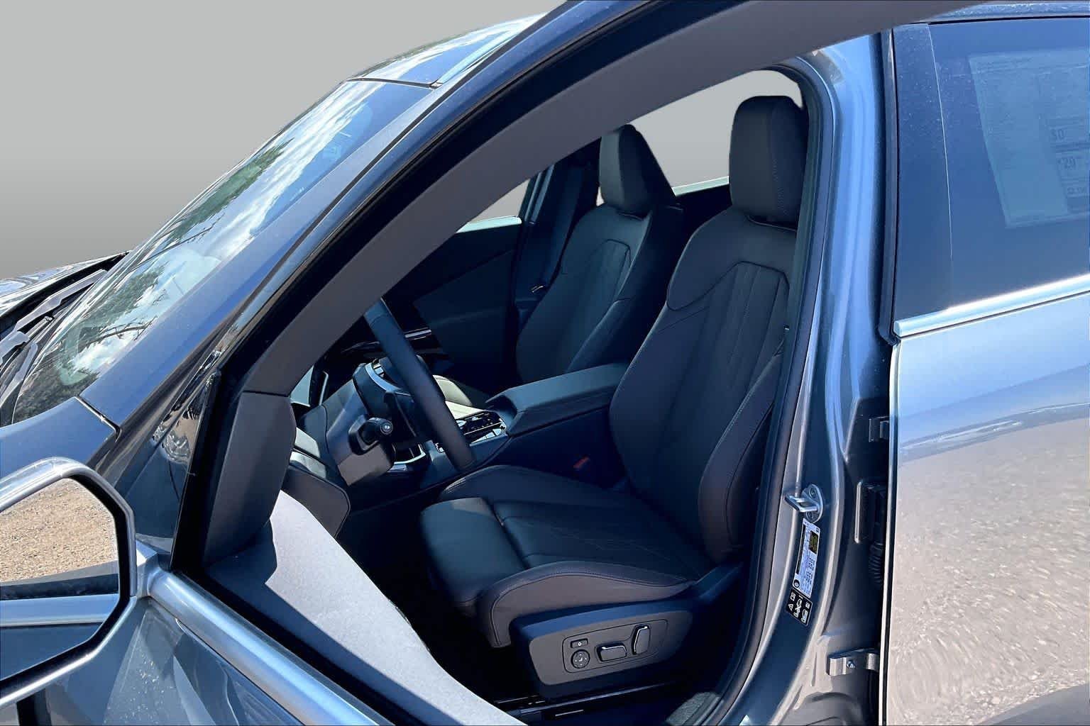New 2026 Skyscraper Grey Metallic BMW 30 xDrive image 9