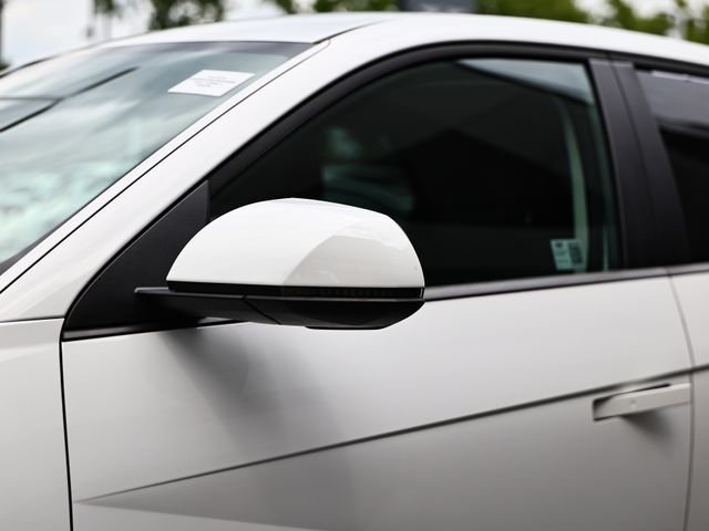 Used 2024 Atlas White Hyundai SEL image 12