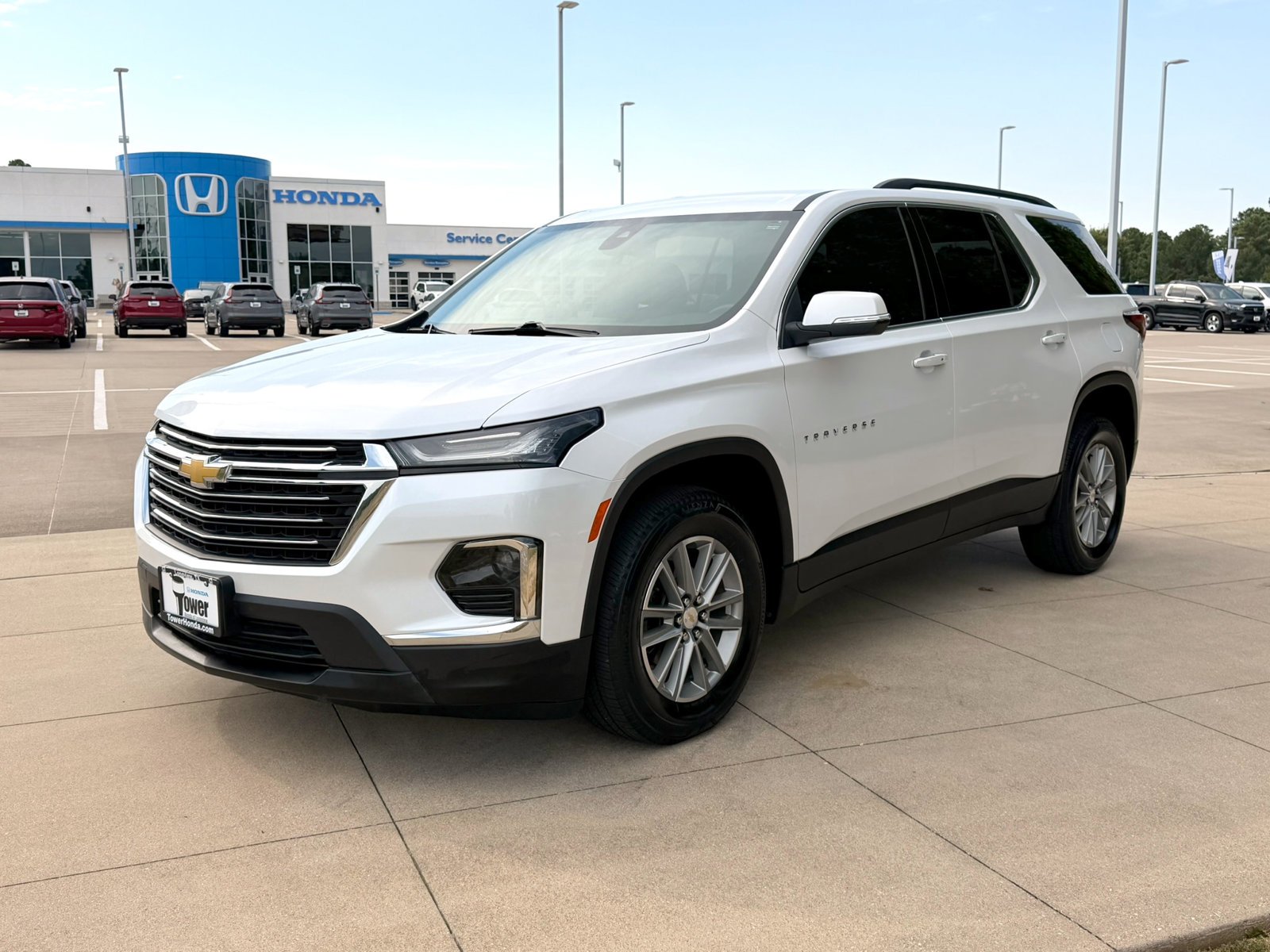 Used 2023 Iridescent Pearl Tricoat Chevrolet LT image 3