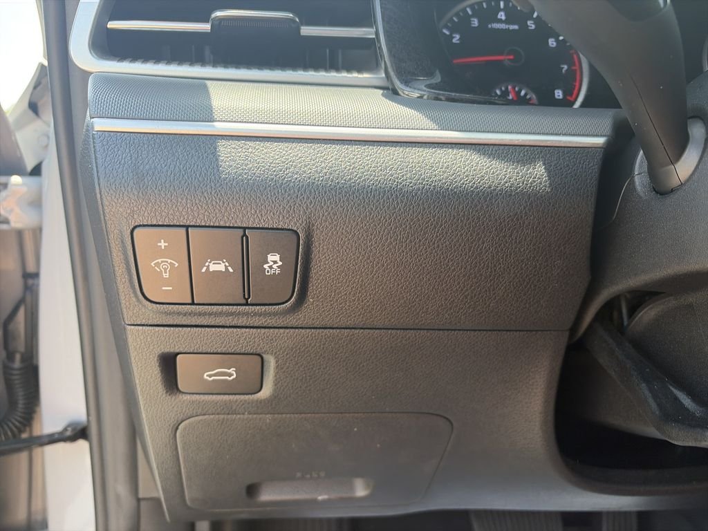 Used 2024 Wolf Gray Kia GT-Line image 20