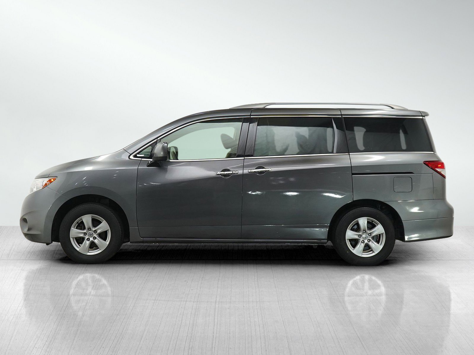 Used 2017 Gun Metallic Nissan SV CVT image 3