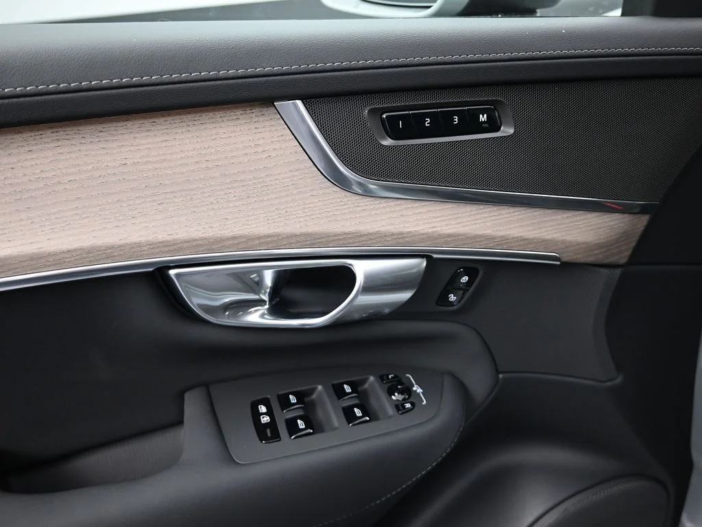 New 2026 Vapour Grey Volvo Core image 12