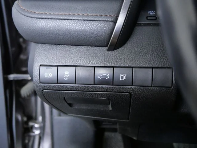 Used 2018 Gray Toyota XLE image 22
