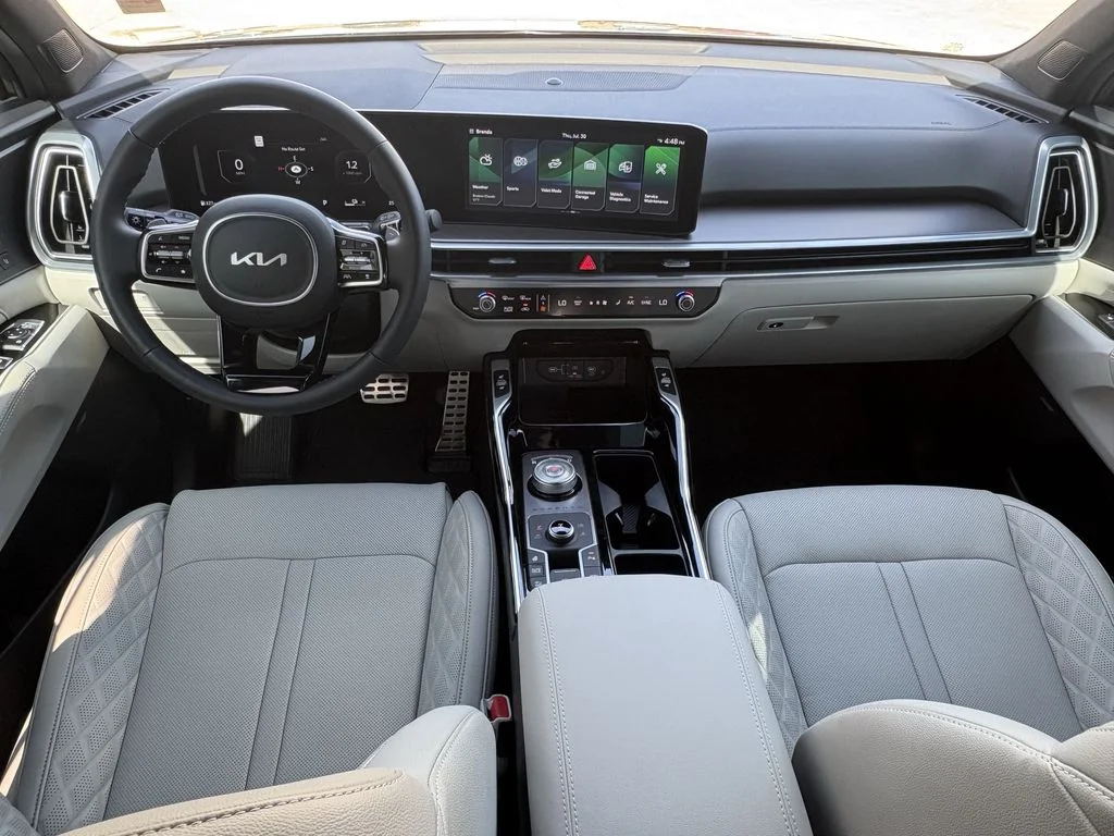 Used 2025 Cityscape Green Kia SX Prestige image 27