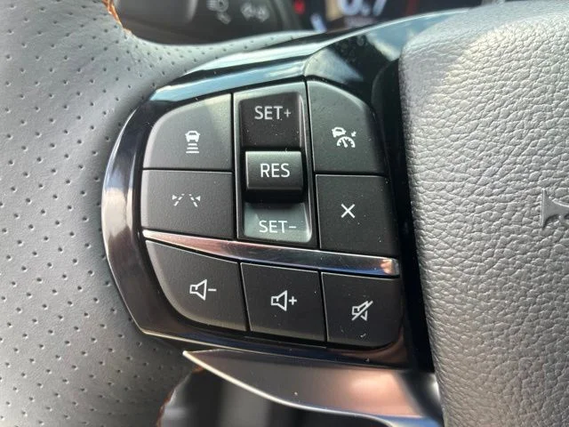 New 2027 White Ford 4DR AWD TREMOR image 30