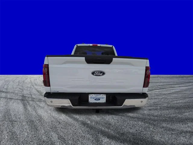 New 2026 Oxford White Ford XLT image 5