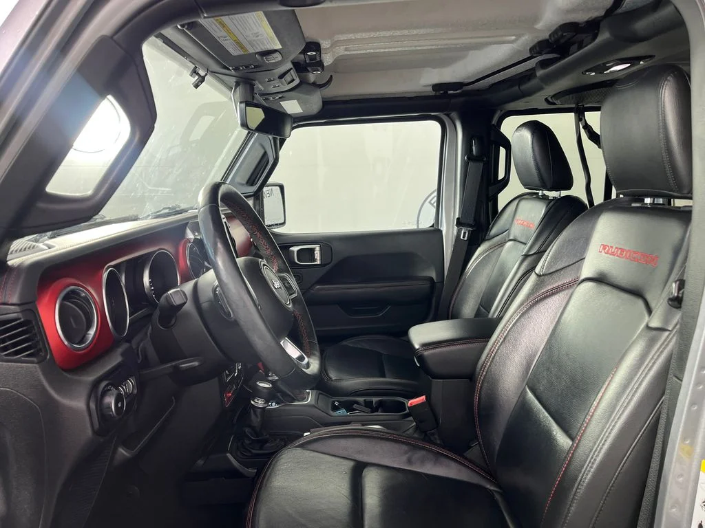 Used 2018 Silver Jeep Unlimited Rubicon image 2