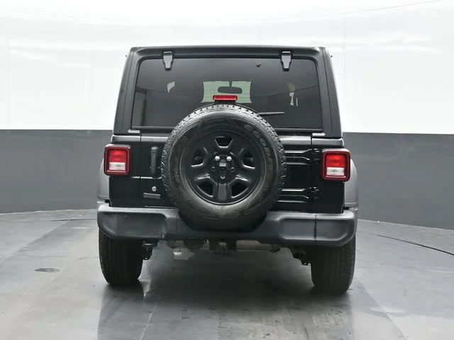 Used 2021 Black Jeep Sport image 8