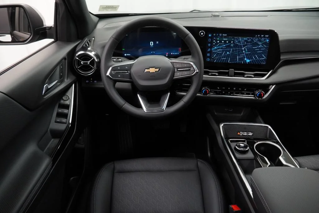 New 2027 Mosaic Black Metallic Chevrolet LT image 10