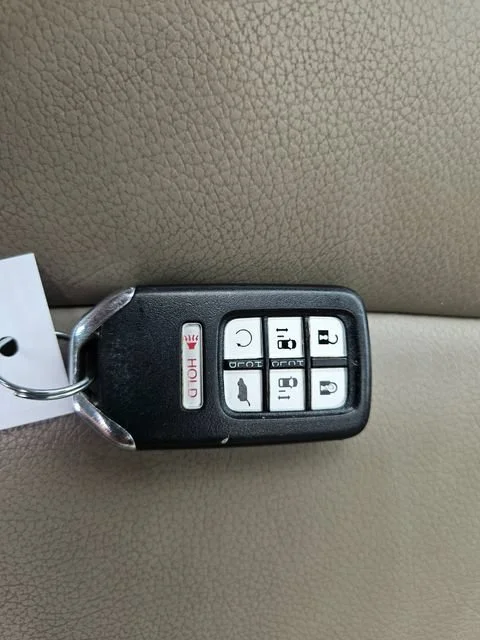 Used 2019 White Honda EX-L image 29