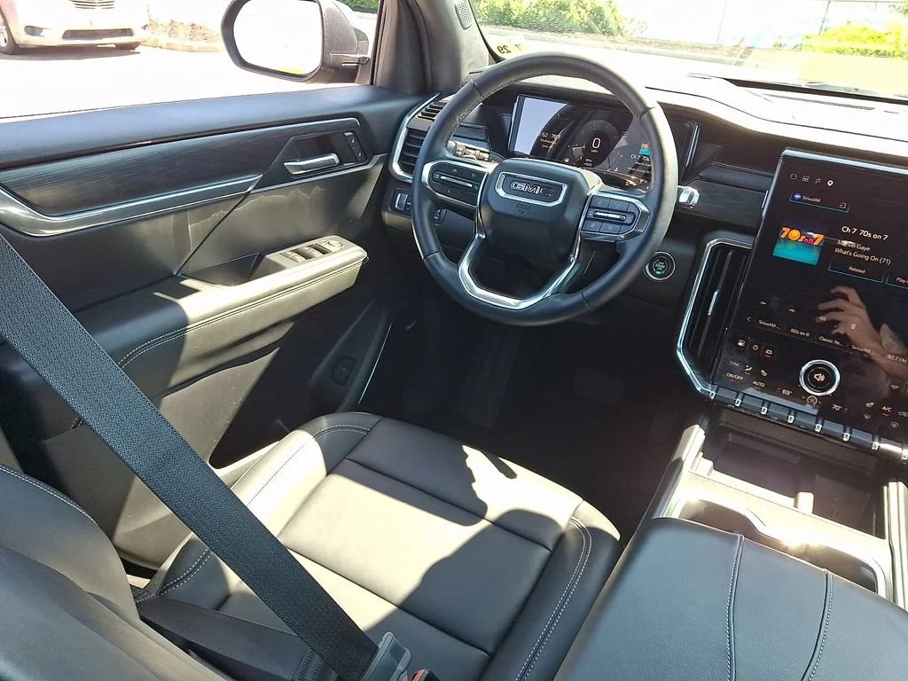 Used 2024 Ebony Twilight Metallic GMC Elevation image 15