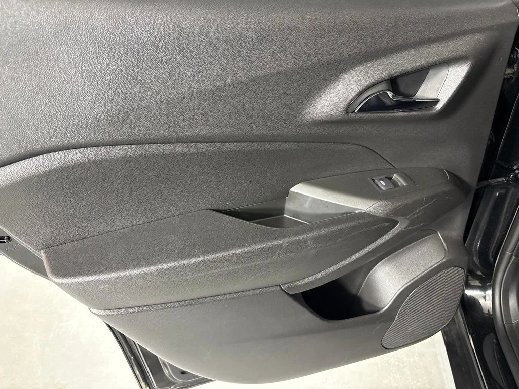 Used 2025 Black Chevrolet LT image 33