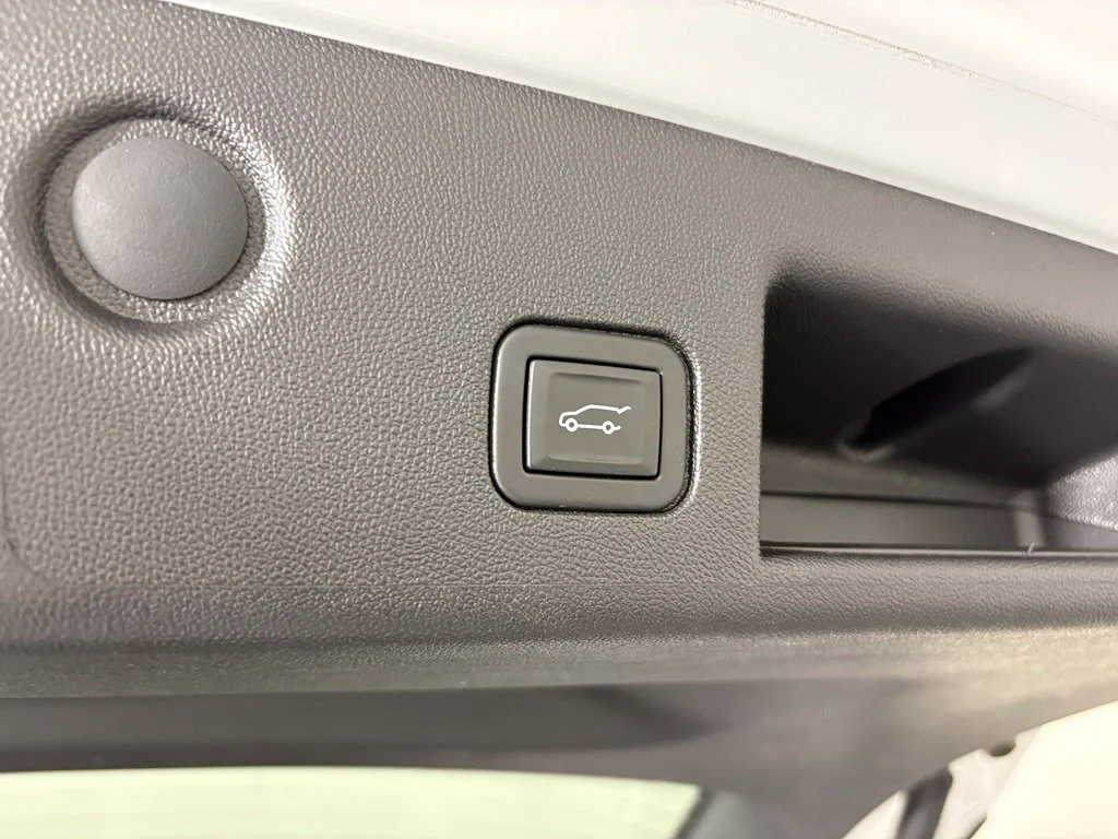 Used 2024 White Chevrolet LT image 38