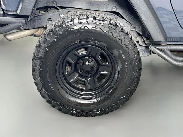 Used 2016 Black Jeep Sport image 33