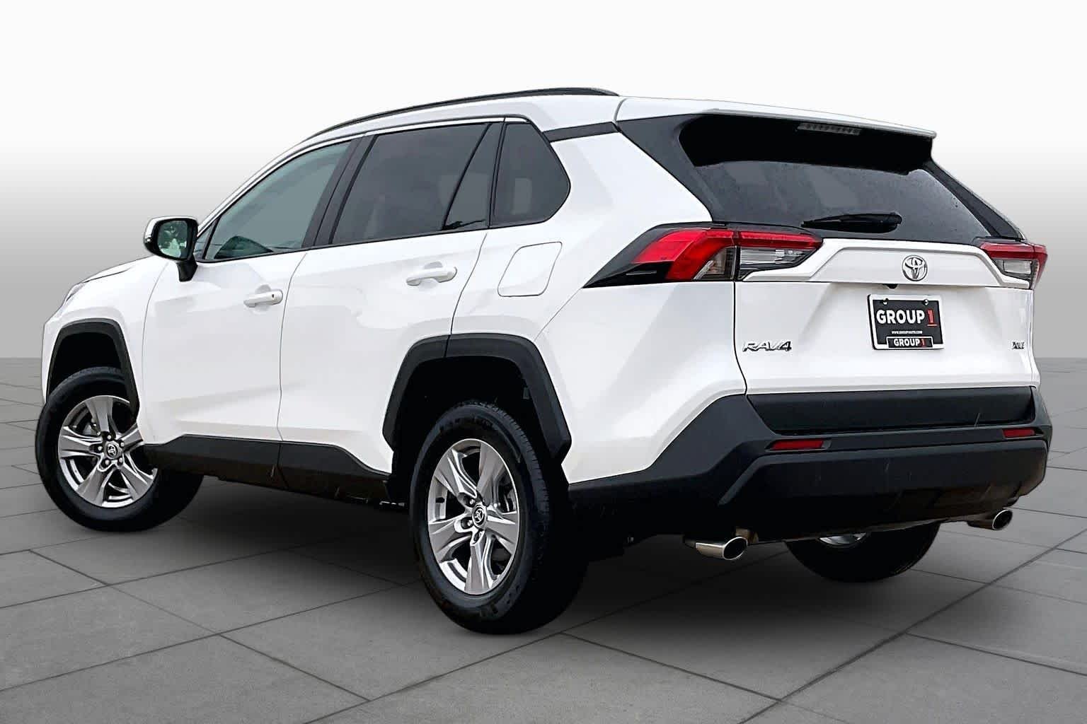 Used 2025 Ice Cap Toyota XLE image 20