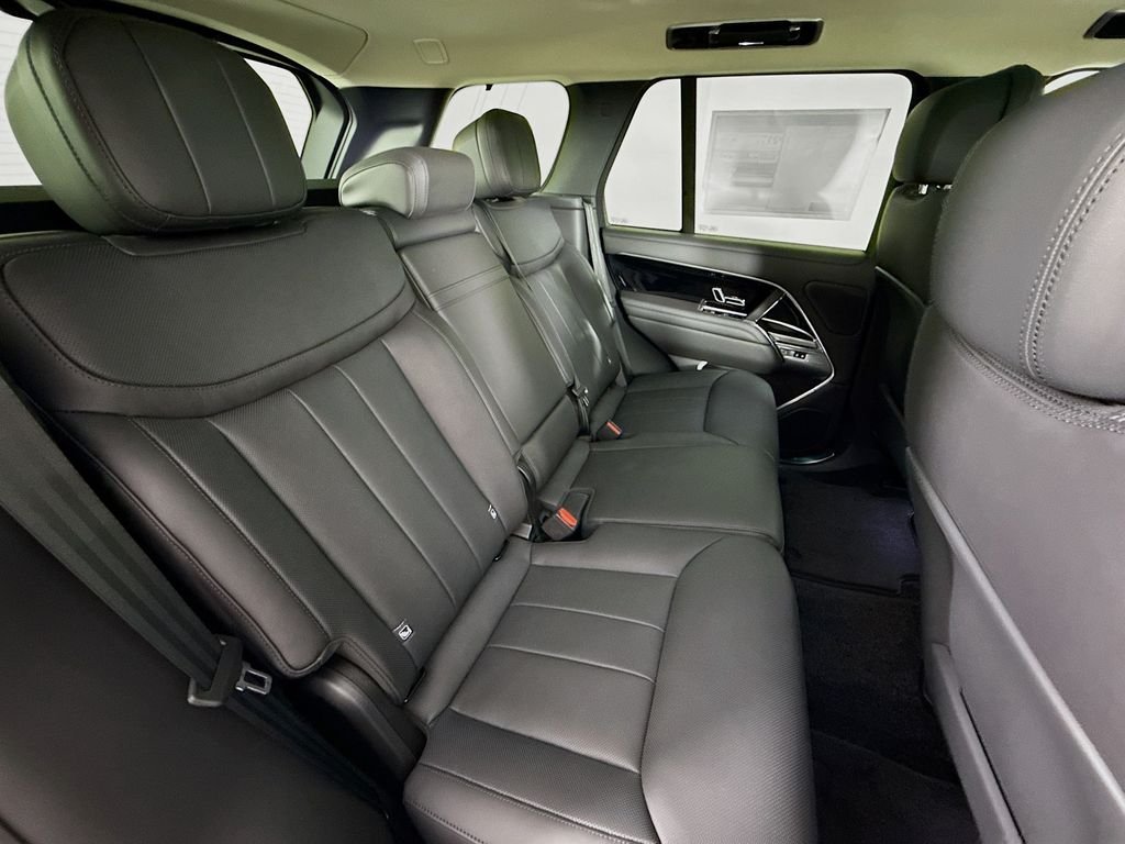 New 2025 Fuji White Land Rover SE image 29