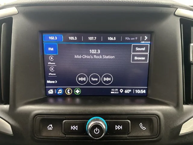 Used 2024 White GMC SLE image 20