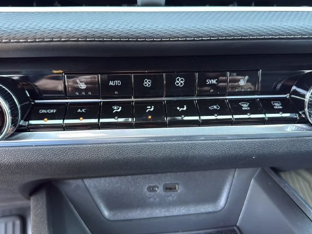 New 2027 Mosaic Black Metallic Chevrolet LT image 25