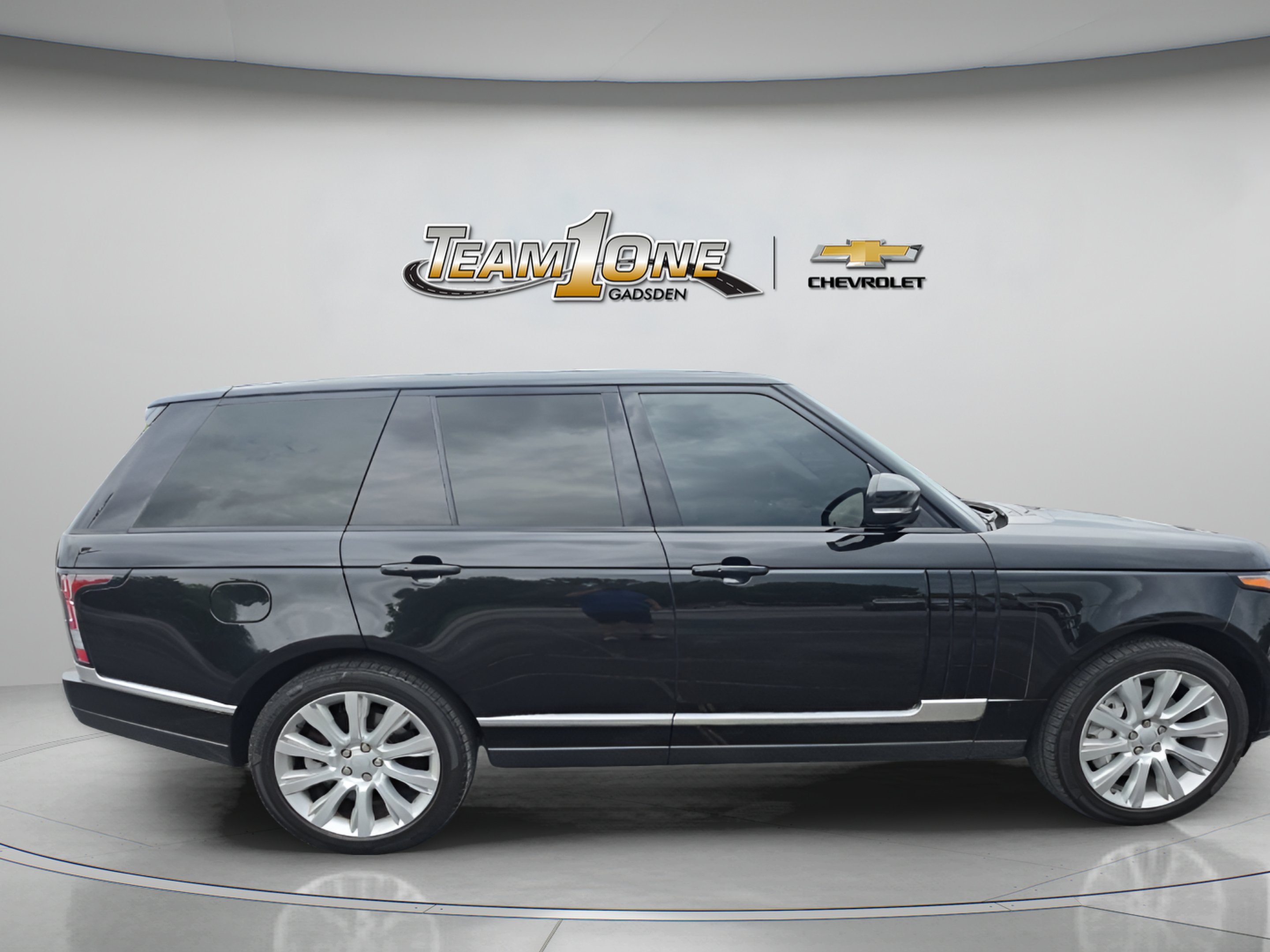 Used 2015 Santorini Black Metallic Land Rover Supercharged image 8