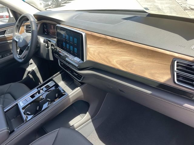 New 2026 White/off-white Volkswagen 2.0T SE w/Technology image 28