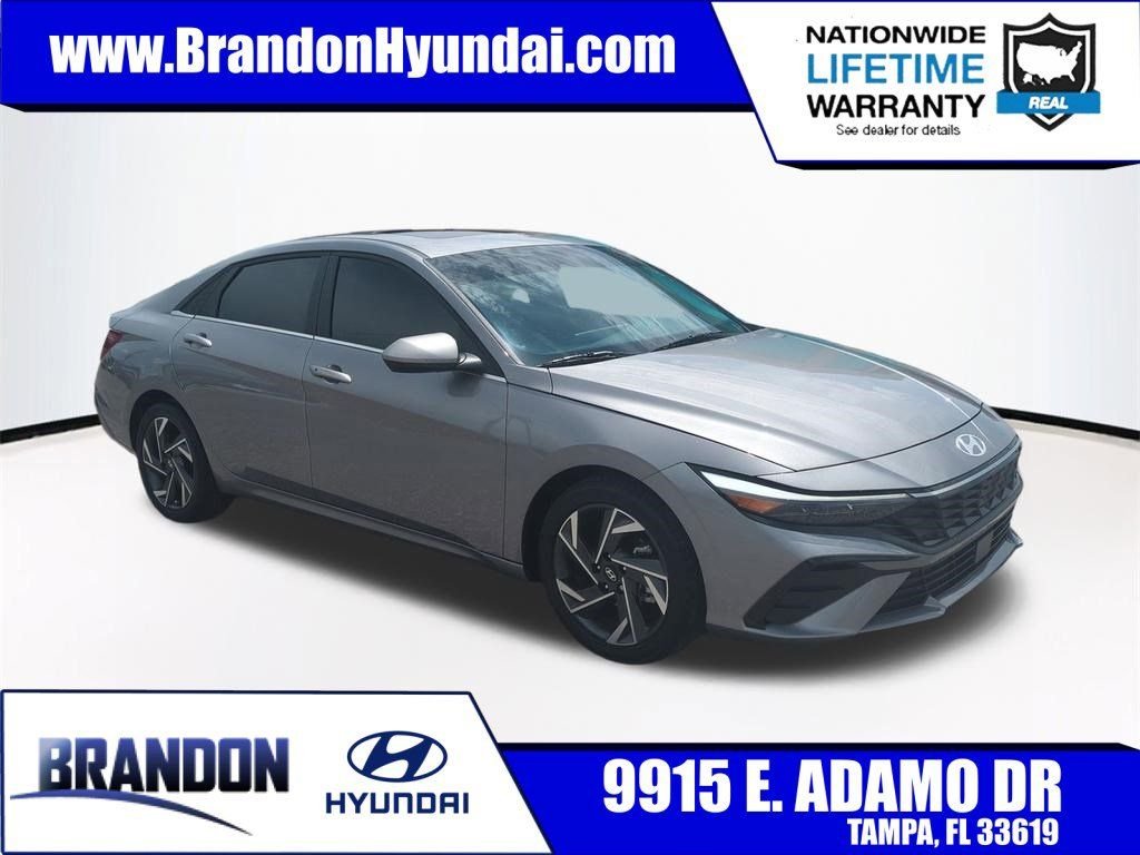 2024 Hyundai Elantra SEL - Photo 1