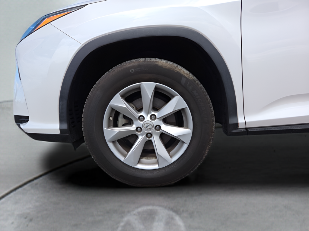 Used 2016 White Lexus 350 image 21