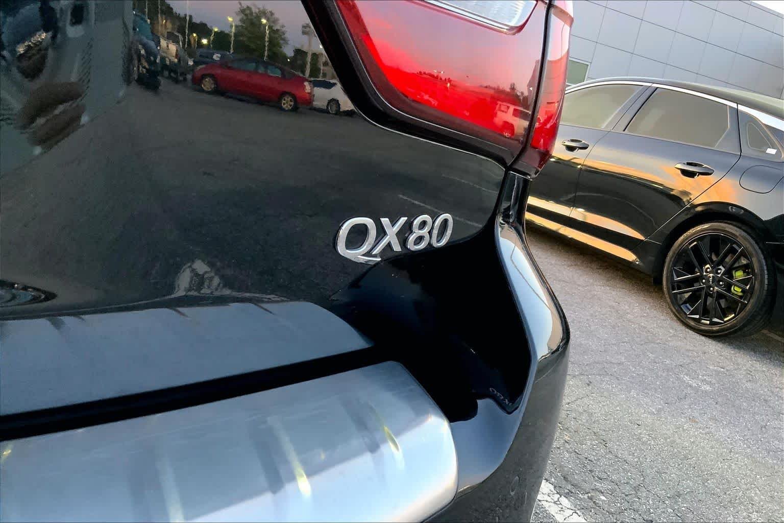 Used 2018 Black Obsidian INFINITI  image 9