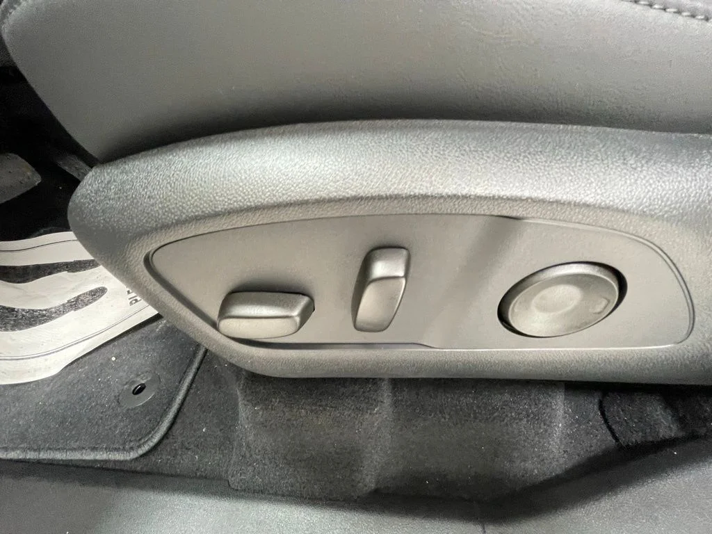 2026 GMC Acadia Elevation - Photo 17
