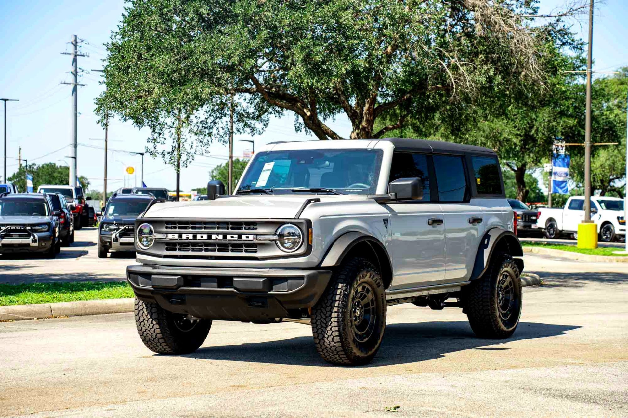New 2026 Avalanche Gray Ford Base image 7