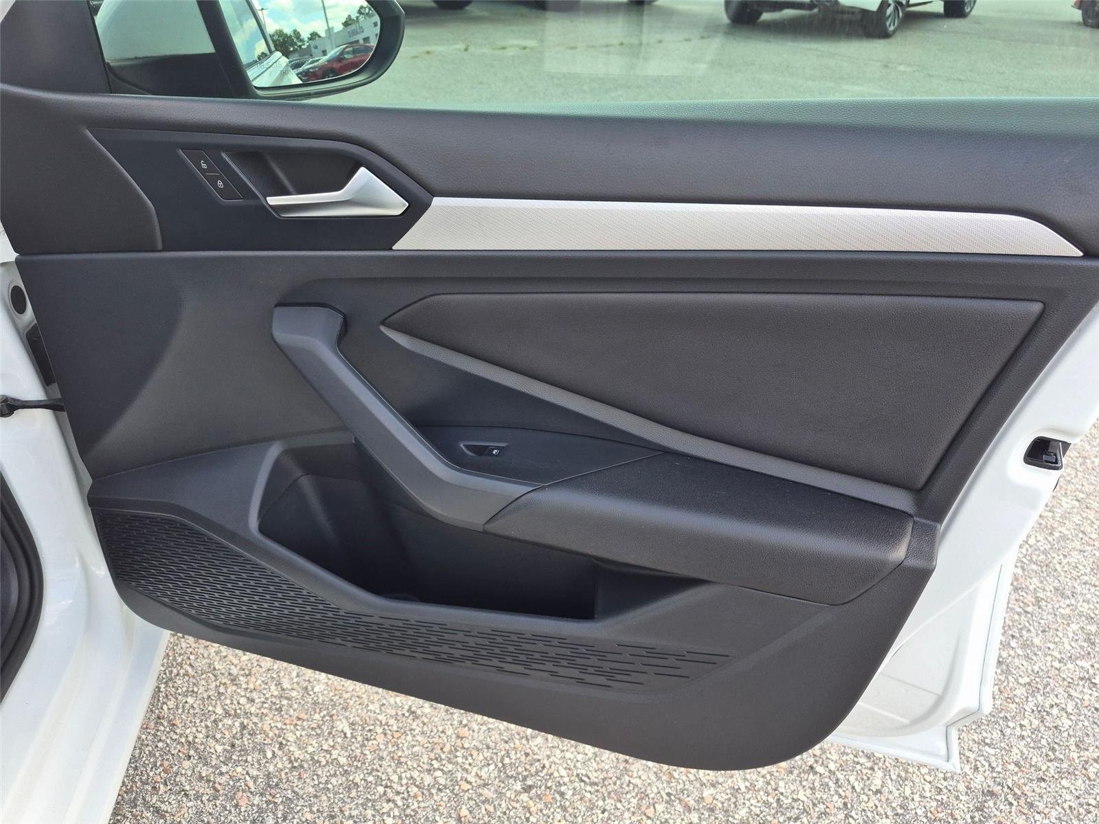 Used 2019 Pure White Volkswagen S image 29