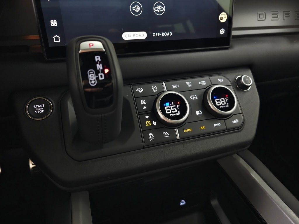 2025 LAND ROVER DEFENDER - Image 32