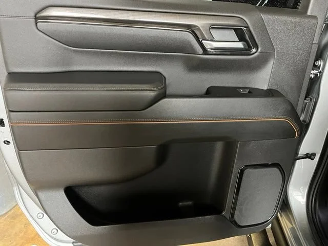 Used 2025 Sterling Metallic GMC AT4 image 25