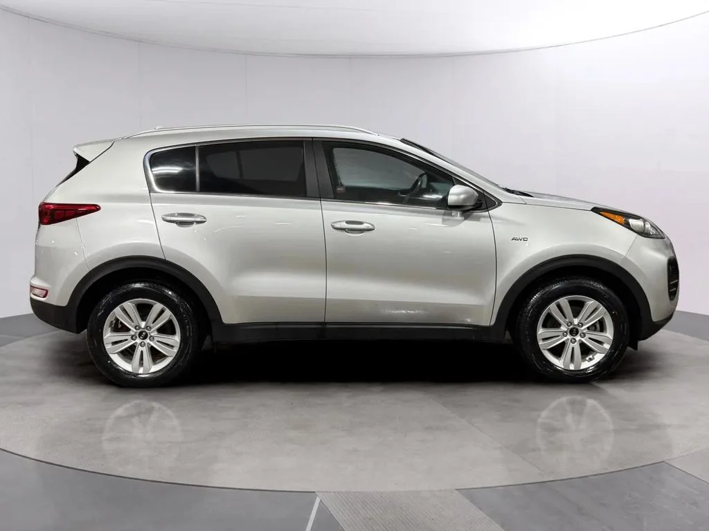 Used 2019 Kia Sportage LX with VIN KNDPMCACXK7549115 for sale in Oconomowoc, WI