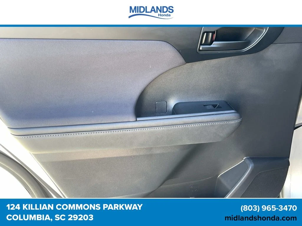 Used 2023 Celestial Silver Metallic Toyota L image 9