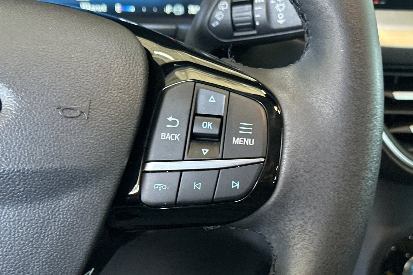 Used 2025 Silver Ford Platinum image 27