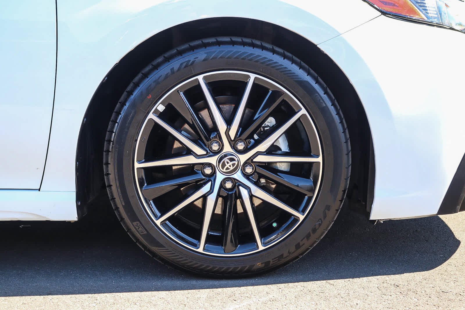 Used 2023 Ice Cap Toyota SE image 10
