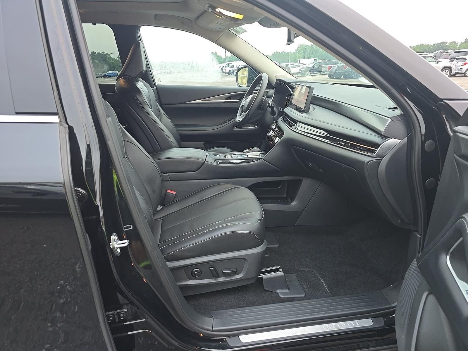 Certified Used 2026 Black INFINITI LUXE image 12