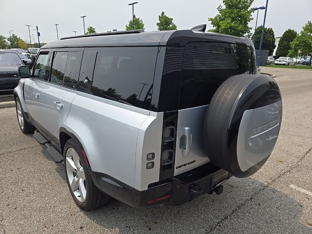 Used 2024 Hakuba Silver Metallic Land Rover X image 7