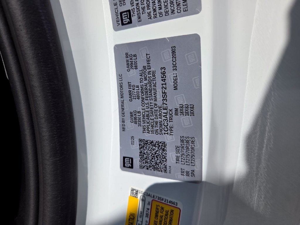 Used 2025 Summit White Chevrolet WT image 18