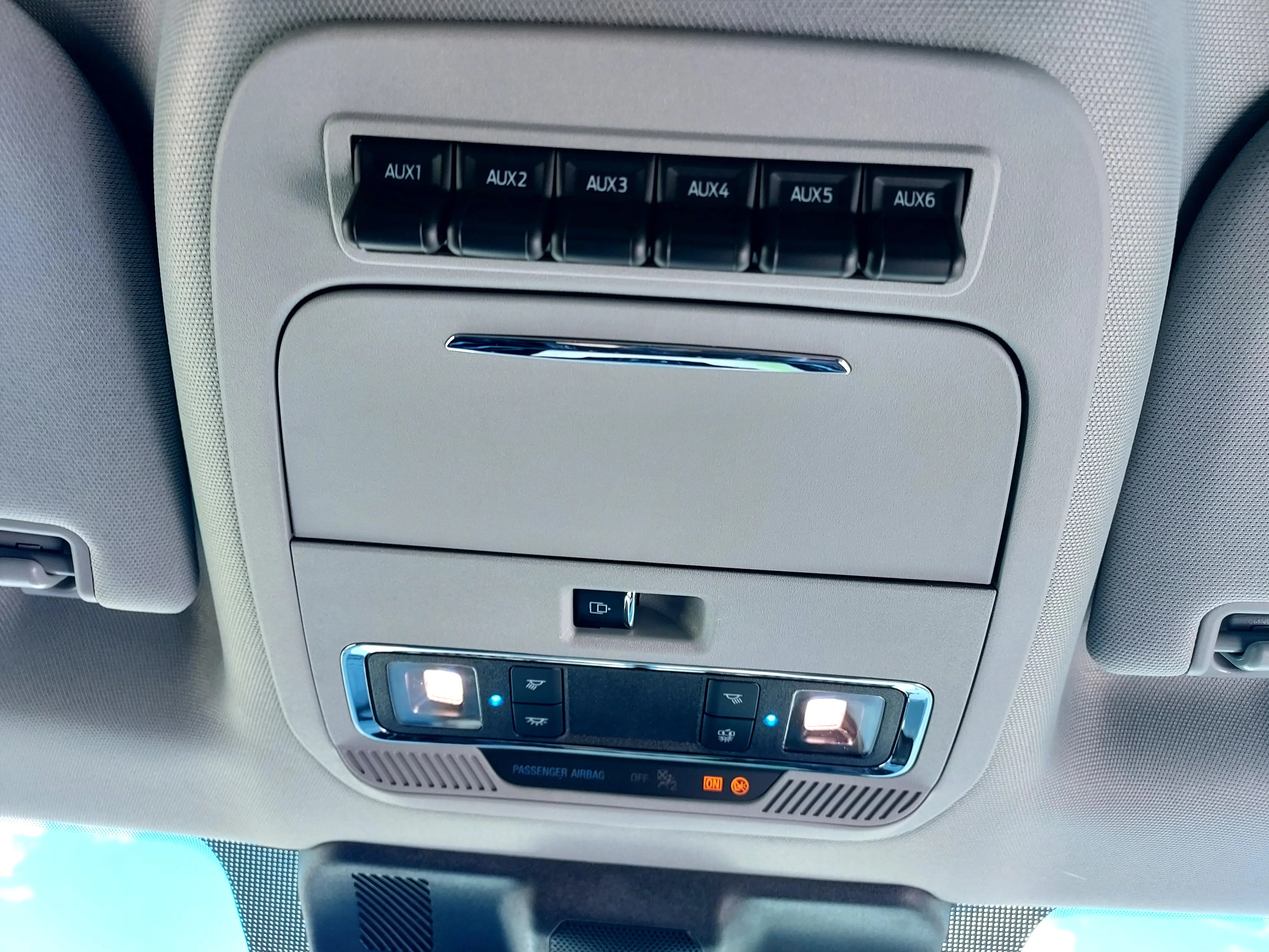 New 2026 Star White Metallic Tri-Coat Ford LARIAT image 29