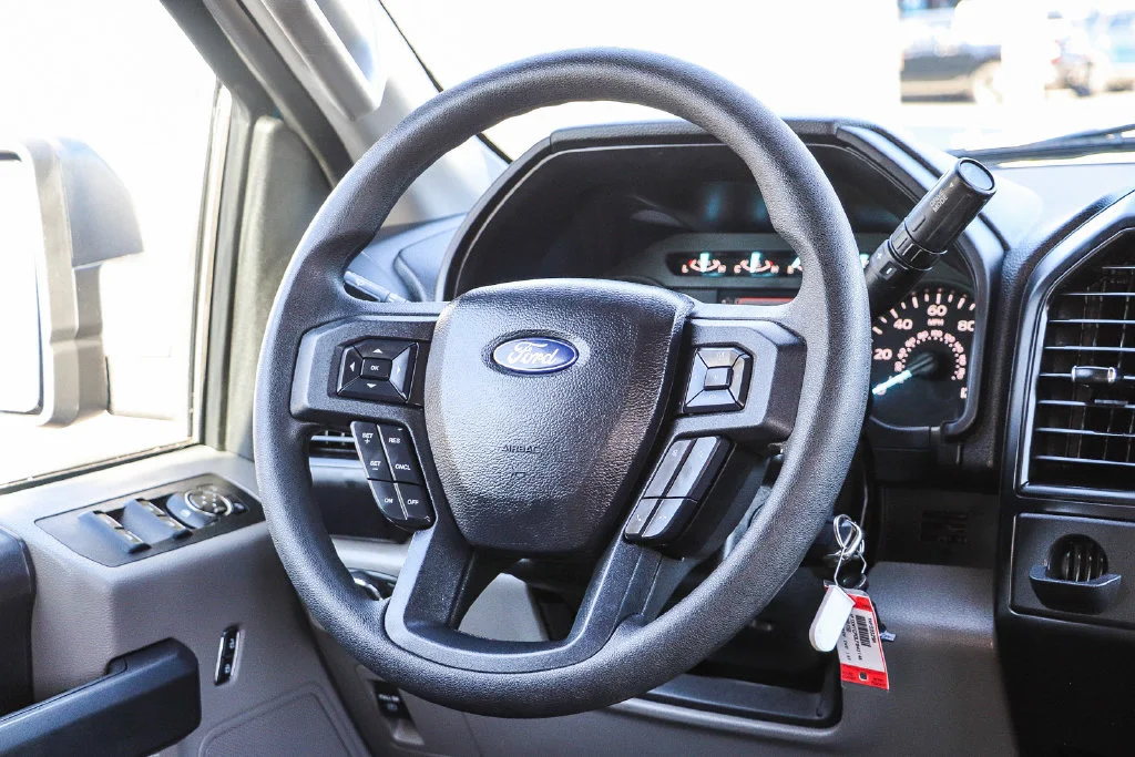 Used 2020 Blue Ford XL image 21