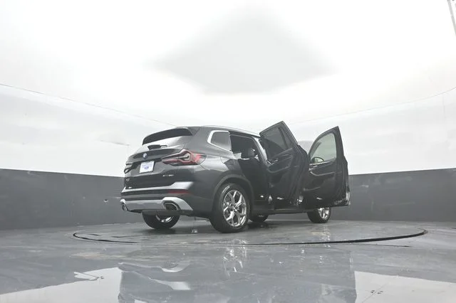 Used 2022 Dark Graphite BMW xDrive30i image 46