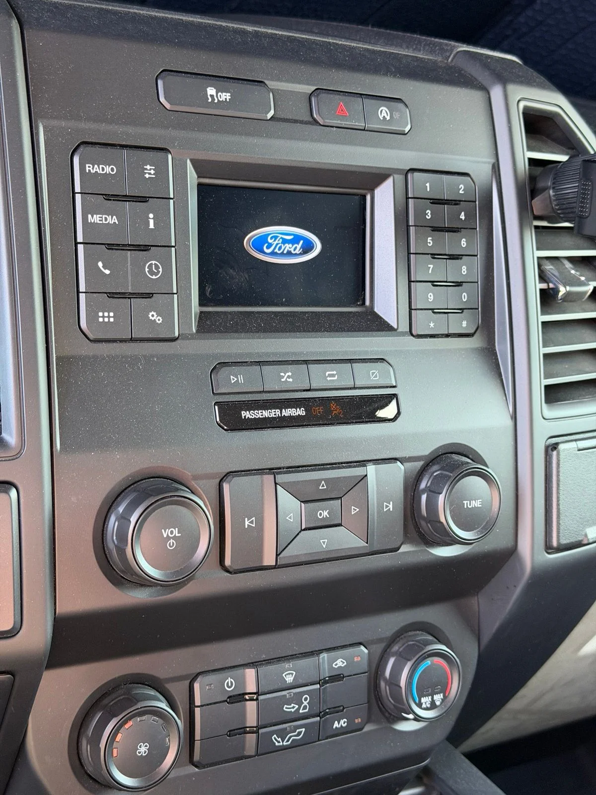 Used 2020 Magnetic Ford XL image 12